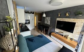 Apartment Astra With Private Parking