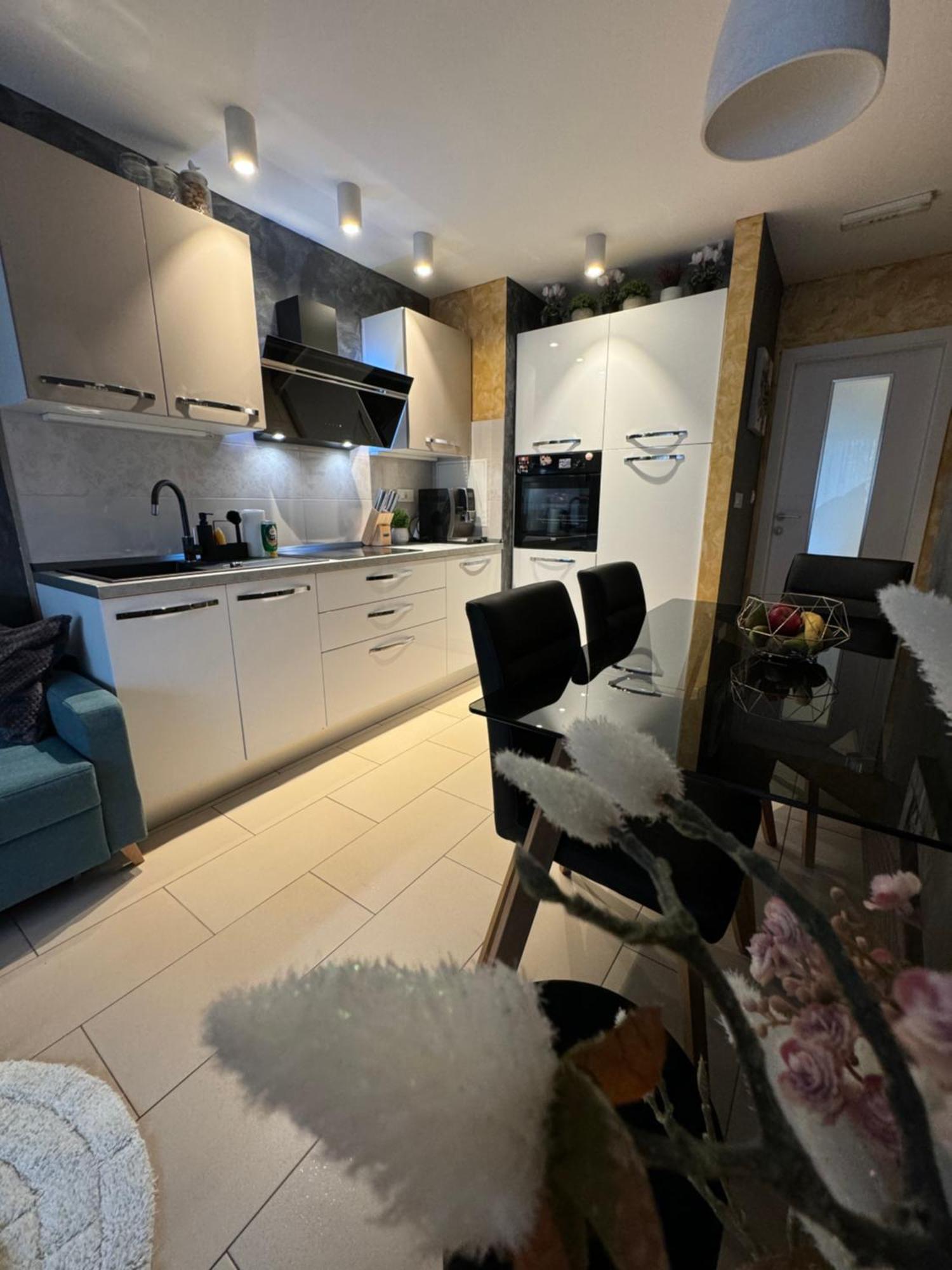Apartment Astra With Private Parking Spalato Esterno foto