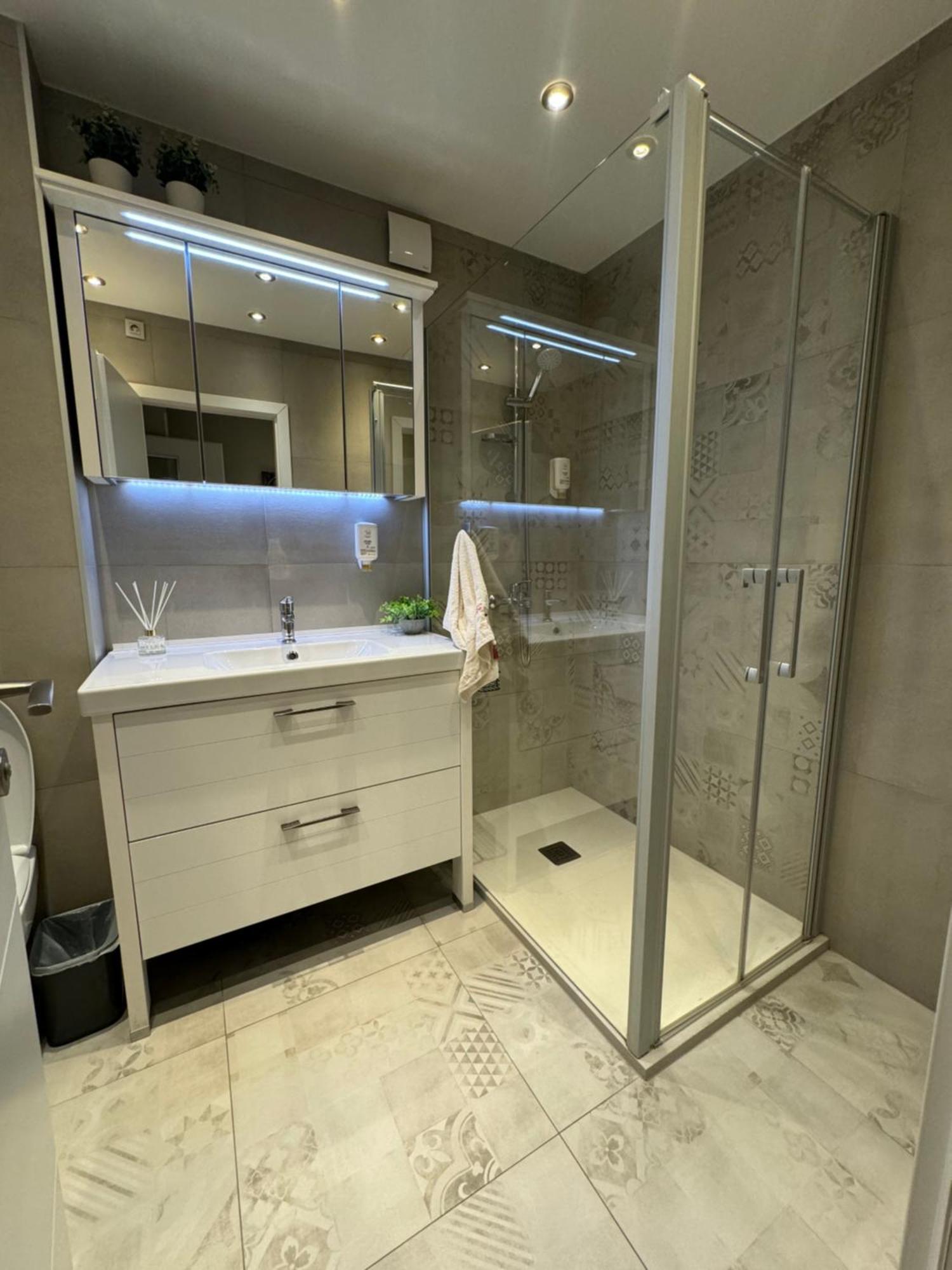 Apartment Astra With Private Parking Spalato Esterno foto